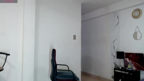 lilithphillis1 online show from May 4, 2026, 5:42 pm