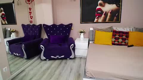 lilithreys online show from June 25, 2026, 3:50 am
