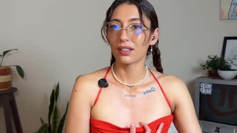 Lele online show from June 5, 2026, 3:02 am