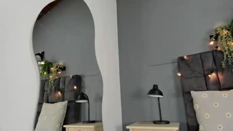 lilithsmith__ online show from September 29, 2025, 11:37 am