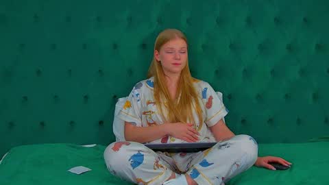 Snapshot of lilitrosen chatting on September 15, 2025, 6:08 pm lilitrosen online show from September 15, 2025, 6:08 pm