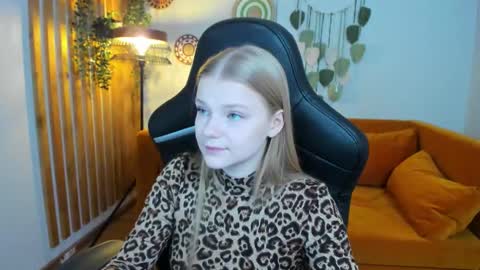 Snapshot of lilitrosen chatting on September 18, 2025, 5:26 pm lilitrosen online show from September 18, 2025, 5:26 pm