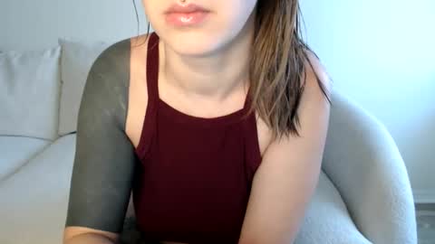 Snapshot of liljbby chatting on October 21, 2025, 2:40 pm Jay  please help me reach 50 thumbs up online show from October 21, 2025, 2:40 pm