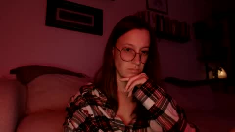 Snapshot of liljbby chatting on February 24, 2026, 1:36 am Jay please help me reach 50 thumbs up online show from February 24, 2026, 1:36 am