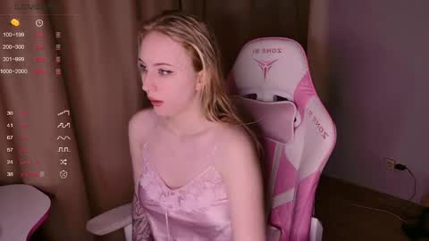 Snapshot of lilkitty_melanie chatting on May 31, 2026, 8:10 am Melanie online show from May 31, 2026, 8:10 am