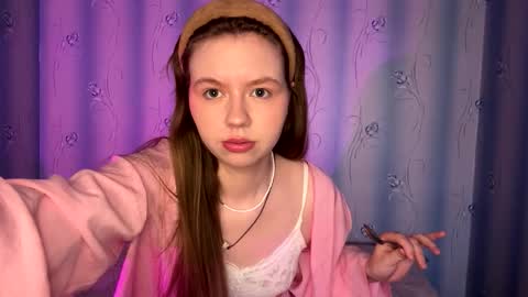 Snapshot of lillian_charm chatting on March 22, 2026, 9:23 am Lillian online show from March 22, 2026, 9:23 am