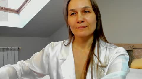 lillian_white1 online show from February 12, 2025, 8:16 am