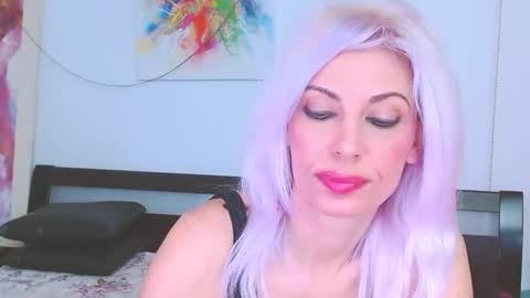 Snapshot of lillianasara chatting on January 29, 2025, 12:33 am Lara online show from January 29, 2025, 12:33 am