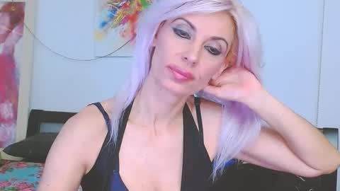 Snapshot of lillianasara chatting on February 2, 2025, 7:41 am Lara online show from February 2, 2025, 7:41 am