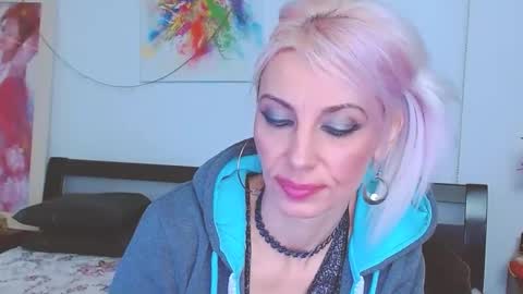 Snapshot of lillianasara chatting on February 5, 2025, 1:37 am Lara online show from February 5, 2025, 1:37 am