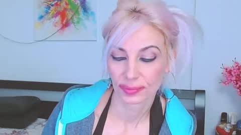 Snapshot of lillianasara chatting on February 8, 2025, 7:37 am Lara online show from February 8, 2025, 7:37 am