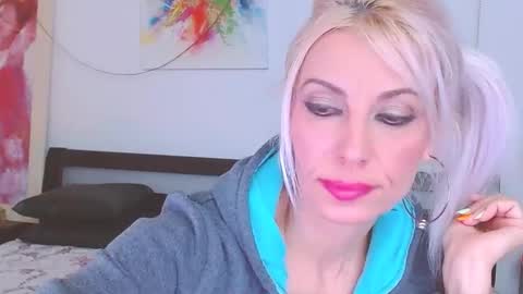 Snapshot of lillianasara chatting on February 10, 2025, 11:55 pm Lara online show from February 10, 2025, 11:55 pm