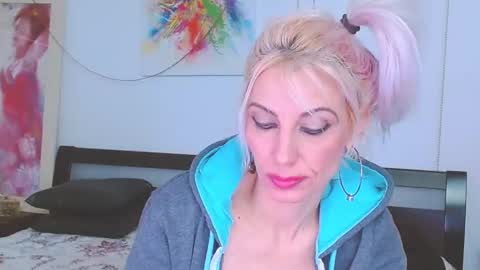 Snapshot of lillianasara chatting on February 11, 2025, 5:26 am Lara online show from February 11, 2025, 5:26 am