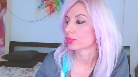 Snapshot of lillianasara chatting on February 13, 2025, 12:24 am Lara online show from February 13, 2025, 12:24 am