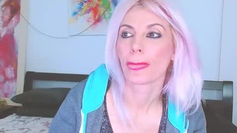 Snapshot of lillianasara chatting on February 13, 2025, 3:29 am Lara online show from February 13, 2025, 3:29 am