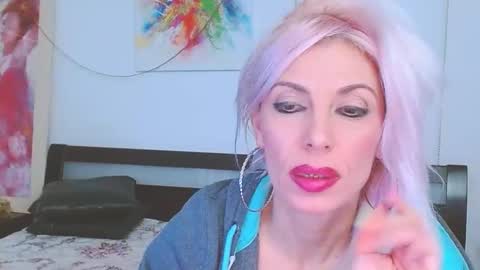 Snapshot of lillianasara chatting on February 13, 2025, 7:21 pm Lara online show from February 13, 2025, 7:21 pm