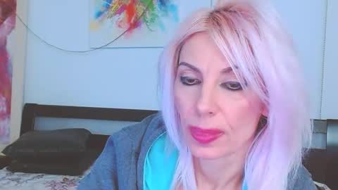 Snapshot of lillianasara chatting on February 14, 2025, 3:11 am Lara online show from February 14, 2025, 3:11 am