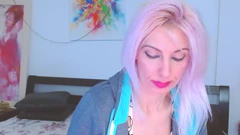 Snapshot of lillianasara chatting on February 14, 2025, 6:12 am Lara online show from February 14, 2025, 6:12 am