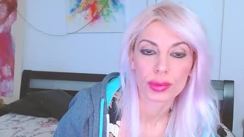 Snapshot of lillianasara chatting on February 17, 2025, 3:25 am Lara online show from February 17, 2025, 3:25 am