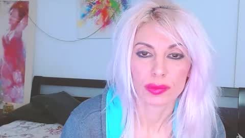 Snapshot of lillianasara chatting on February 18, 2025, 1:54 am Lara online show from February 18, 2025, 1:54 am