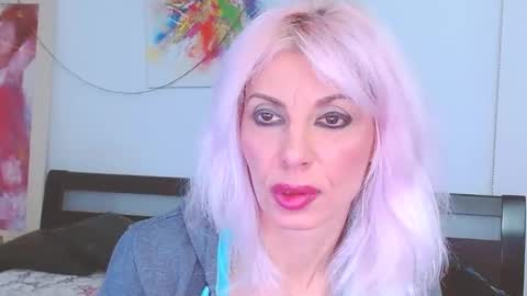 Snapshot of lillianasara chatting on February 19, 2025, 8:31 pm Lara online show from February 19, 2025, 8:31 pm