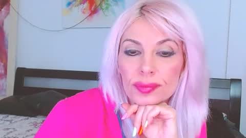 Snapshot of lillianasara chatting on February 21, 2025, 8:07 am Lara online show from February 21, 2025, 8:07 am