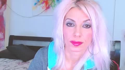 Snapshot of lillianasara chatting on February 21, 2025, 8:05 pm Lara online show from February 21, 2025, 8:05 pm