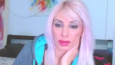 Snapshot of lillianasara chatting on February 22, 2025, 5:02 am Lara online show from February 22, 2025, 5:02 am