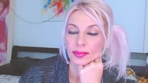 Snapshot of lillianasara chatting on February 23, 2025, 8:11 pm Lara online show from February 23, 2025, 8:11 pm