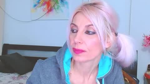 Snapshot of lillianasara chatting on February 24, 2025, 2:08 am Lara online show from February 24, 2025, 2:08 am