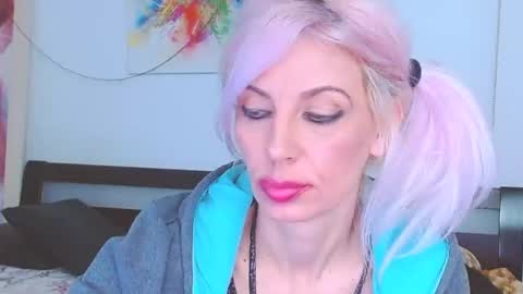 Snapshot of lillianasara chatting on February 25, 2025, 1:52 am Lara online show from February 25, 2025, 1:52 am