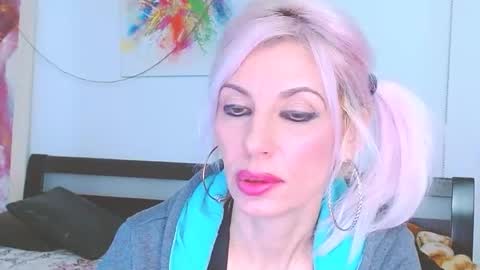 Snapshot of lillianasara chatting on February 25, 2025, 11:33 pm Lara online show from February 25, 2025, 11:33 pm