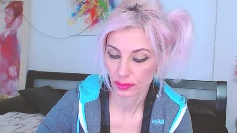 Snapshot of lillianasara chatting on March 4, 2025, 5:32 am Lara online show from March 4, 2025, 5:32 am