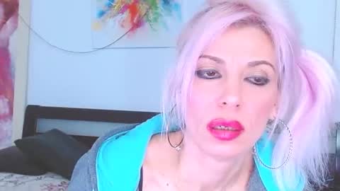 Snapshot of lillianasara chatting on March 5, 2025, 7:27 pm Lara online show from March 5, 2025, 7:27 pm