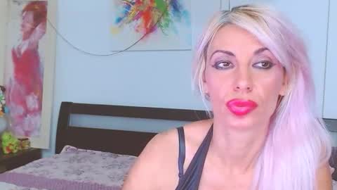 Snapshot of lillianasara chatting on September 13, 2025, 2:44 am Lara online show from September 13, 2025, 2:44 am