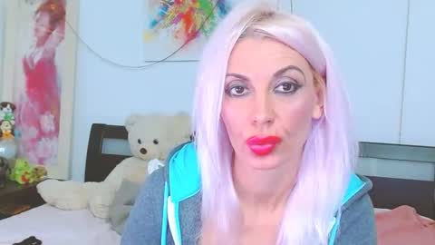 Snapshot of lillianasara chatting on October 3, 2025, 8:06 pm Lara online show from October 3, 2025, 8:06 pm