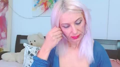 Snapshot of lillianasara chatting on October 7, 2025, 11:35 pm Lara online show from October 7, 2025, 11:35 pm