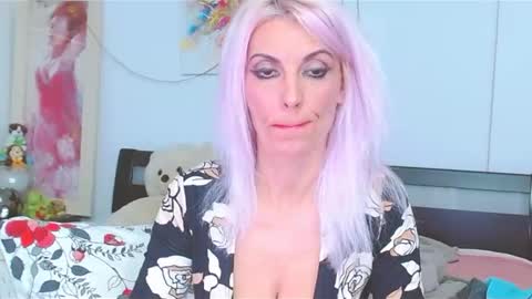 Snapshot of lillianasara chatting on October 9, 2025, 9:13 pm Lara online show from October 9, 2025, 9:13 pm