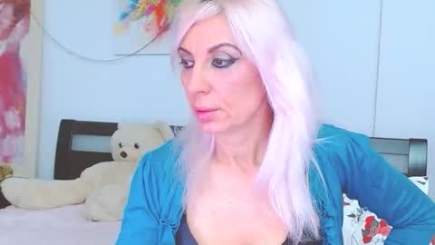 Snapshot of lillianasara chatting on October 16, 2025, 11:17 pm Lara online show from October 16, 2025, 11:17 pm