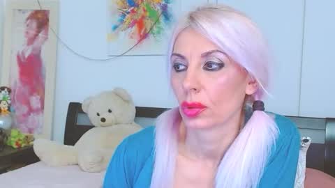 Snapshot of lillianasara chatting on October 25, 2025, 6:02 pm Lara online show from October 25, 2025, 6:02 pm