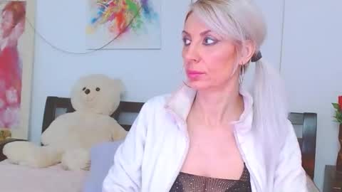 Lara online show from February 15, 2026, 8:13 am