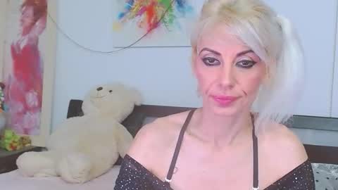 Lara online show from May 10, 2026, 7:52 pm
