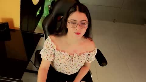 Snapshot of lillianderson chatting on September 21, 2025, 12:07 pm lillianderson -  Next stream start at 0700hs GTM-3 online show from September 21, 2025, 12:07 pm