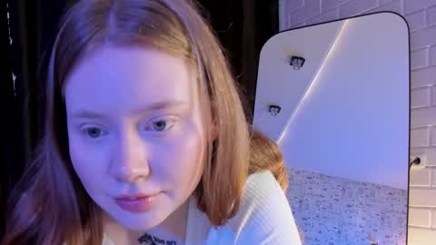 Snapshot of lillie_berry chatting on October 9, 2025, 5:16 am lillie_berry online show from October 9, 2025, 5:16 am