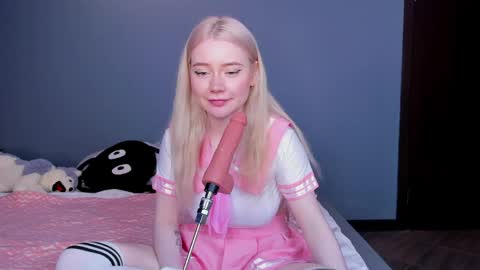 lillie_berry online show from May 7, 2026, 5:24 am