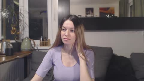 Snapshot of lilliyves chatting on January 5, 2025, 11:55 pm lilliyves online show from January 5, 2025, 11:55 pm