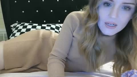 lilly_adams88 online show from May 3, 2026, 3:12 am