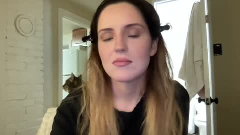 lilly_adams88 online show from June 18, 2026, 2:56 am