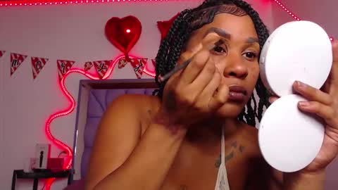 Queen Qos.  online show from September 15, 2025, 9:26 pm