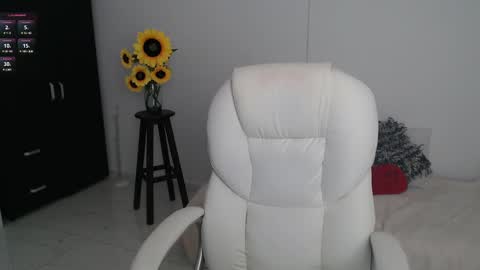 Lilly online show from February 8, 2025, 12:49 am